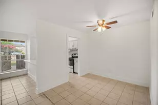 5704 Edgemoor Dr, Houston, TX 77081 - Photo 11
