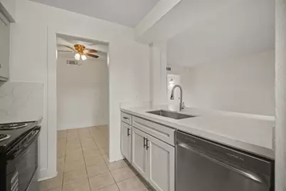 5704 Edgemoor Drive #31, Houston, TX 77081 - Photo 13