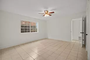 5704 Edgemoor Dr, Houston, TX 77081 - Photo 7