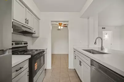 5704 Edgemoor Drive #31, Houston, TX 77081 - Photo 5