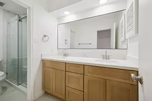 705 Harold St, Houston, TX 77006 - Photo 9