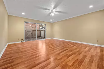 5207 Arboles Drive, Houston, TX 77035 - Photo 11