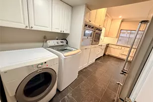 811 Threadneedle St, Houston, TX 77079 - Photo 9