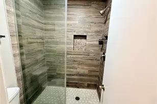 811 Threadneedle St, Houston, TX 77079 - Photo 15