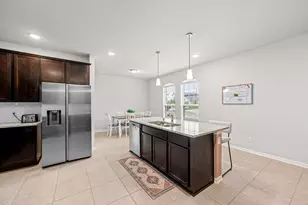 310 Barred Owl Ct, Clute, TX 77531 - Photo 13