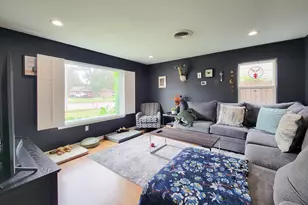 4405 W 43rd St, Houston, TX 77092 - Photo 5
