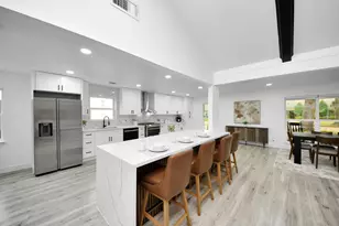 7819 Pagewood Ln, Houston, TX 77063 - Photo 23