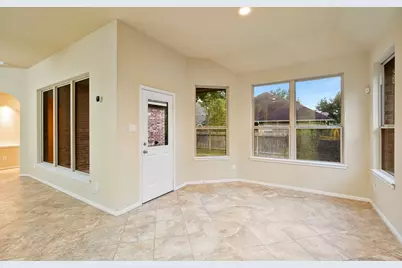 115 Meadow Valley Drive, Conroe, TX 77384 - Photo 17