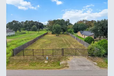 542 N Pine Street, Arcola, TX 77583 - Photo 3