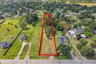 542 N Pine St, Arcola, TX 77583 - Photo 1