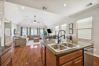 1812 Woodbend Village Court, Houston, TX 77055 - Photo 13