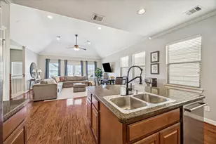 1812 Woodbend Village Ct, Houston, TX 77055 - Photo 13