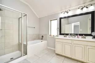 652 Maple Point Dr E, Conroe, TX 77301 - Photo 23