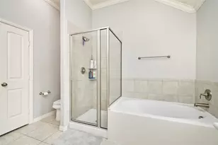 652 Maple Point Dr E, Conroe, TX 77301 - Photo 25