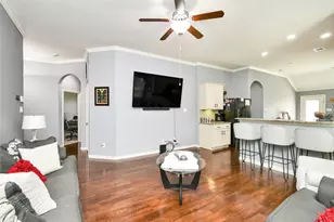 652 Maple Point Dr E, Conroe, TX 77301 - Photo 11
