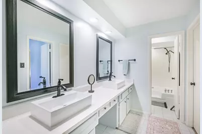 14708 Perthshire Road #A, Houston, TX 77079 - Photo 9