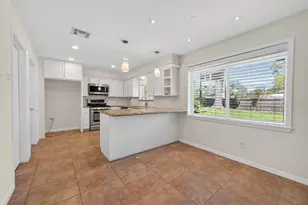 10214 Londonderry Dr, Houston, TX 77043 - Photo 15