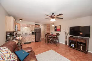943 Parkview Dr, Canyon Lake, TX 78133 - Photo 5