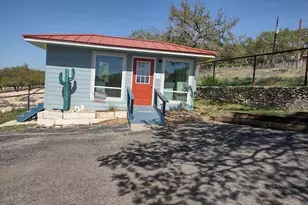 943 Parkview Dr, Canyon Lake, TX 78133 - Photo 11