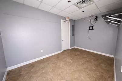 2100 Sam Houston Avenue #E, Huntsville, TX 77340 - Photo 3