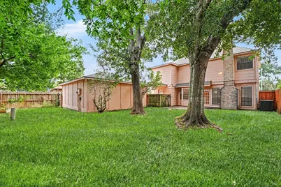 7911 Bayou Forest Drive, Houston, TX 77088 - Photo 23