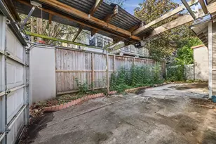 304 Bomar St, Houston, TX 77006 - Photo 17