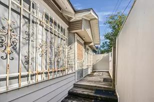 304 Bomar St, Houston, TX 77006 - Photo 3