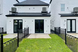 3255 Real St, Houston, TX 77087 - Photo 7