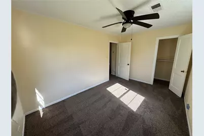 909 14th Avenue N, Texas City, TX 77590 - Photo 5