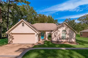 2023 E Lake Dr, Huntsville, TX 77340 - Photo 1