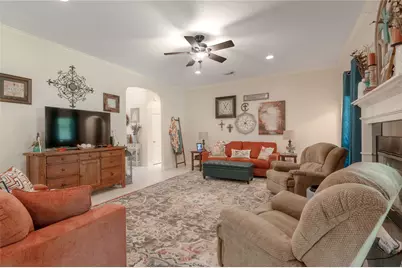 2023 E Lake Drive, Huntsville, TX 77340 - Photo 9