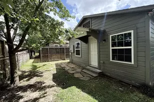 1011 Nadine St, Houston, TX 77009 - Photo 1