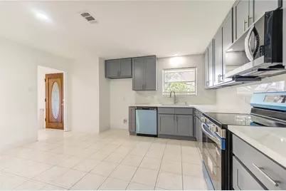 7543 Wilmerdean Street, Houston, TX 77061 - Photo 9