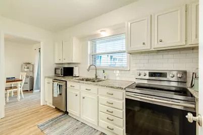 304 Jean Lafitte Cove, Galveston, TX 77554 - Photo 11