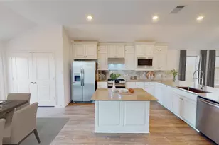 9319 Captain Terrace Dr, Baytown, TX 77521 - Photo 5