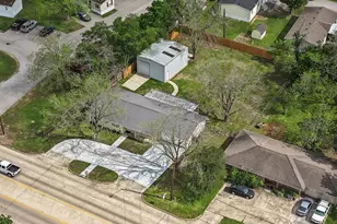 202 Massey Tompkins Rd, Baytown, TX 77521 - Photo 5