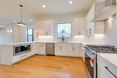5709 Gano Street, Houston, TX 77009 - Photo 9