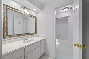 6627 Alicant Dr, Sugar Land, TX 77479 - Photo 45