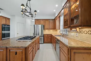 6627 Alicant Dr, Sugar Land, TX 77479 - Photo 17