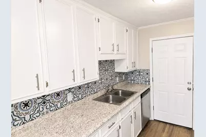 1107 9th Avenue N, Texas City, TX 77590 - Photo 3