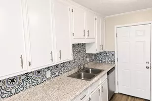 1107 9th Ave N, Texas City, TX 77590 - Photo 3