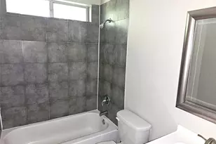 1107 9th Ave N, Texas City, TX 77590 - Photo 9