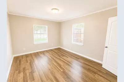 1107 9th Avenue N, Texas City, TX 77590 - Photo 7