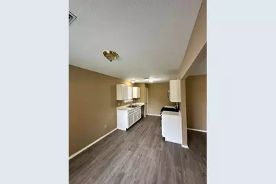 6910 Bayou Crest Drive, Houston, TX 77088 - Photo 5