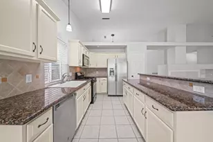 26 Maize Meadow Pl, The Woodlands, TX 77381 - Photo 5