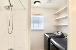 301 Enid St, Houston, TX 77009 - Photo 17