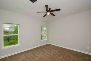 5621 Tommye St, Houston, TX 77028 - Photo 9