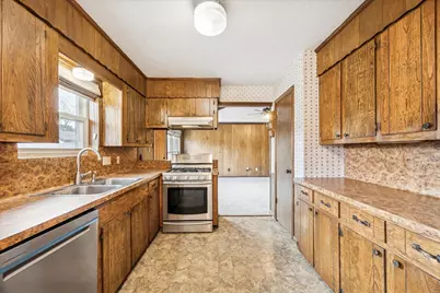 1807 Parkcrest Street, Alvin, TX 77511 - Photo 5