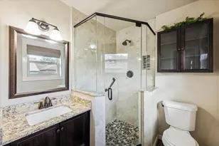 1807 Parkcrest St, Alvin, TX 77511 - Photo 9