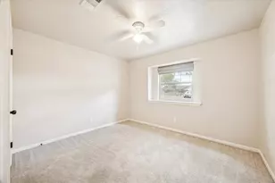 1807 Parkcrest St, Alvin, TX 77511 - Photo 11